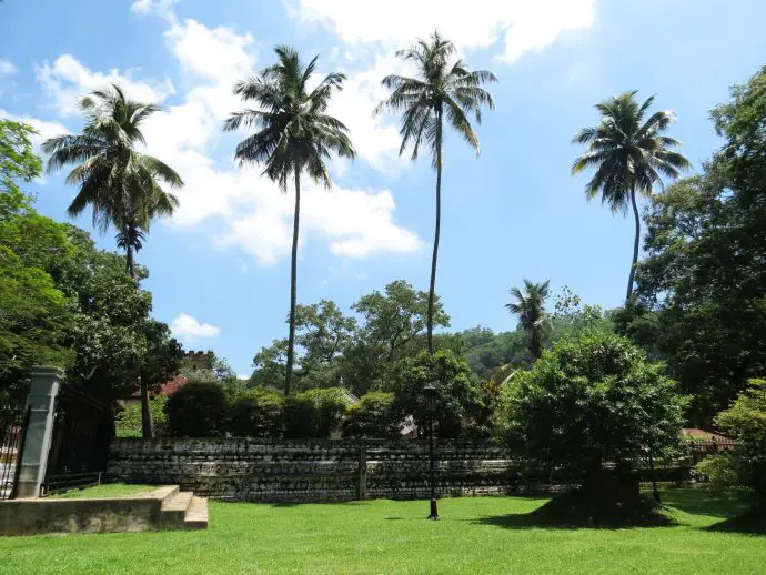 Is the Temple of the Tooth worth a visit, Kandy, Sri Lanka Is the Temple of the Tooth worth a visit, Kandy, Sri Lanka