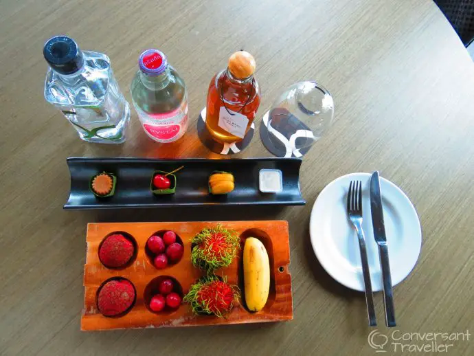 Sophisticated and exotic - fruity room treats, Bangkok style