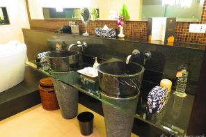 Club Suite bathroom at the Banyan Tree, Bangkok