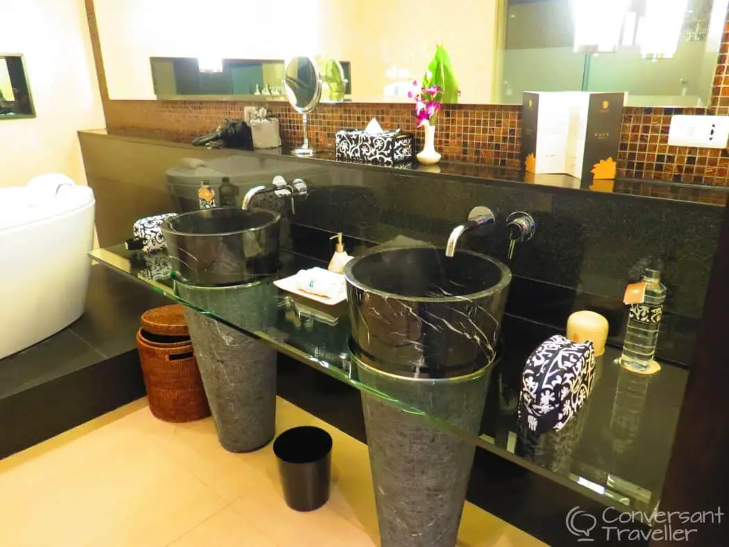 Club Suite bathroom at the Banyan Tree, Bangkok