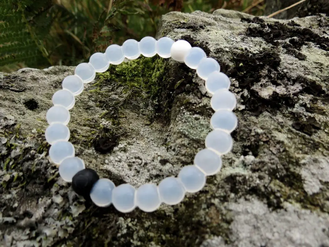 Howlite Bracelet Higher Self White Snow Mountain Gemstone | Howlite bracelet,  Howlite, White beads