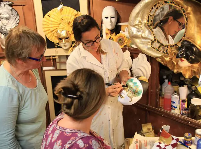 Venetian masquerade masks - Peter Pan Masks painting workshop in Venice