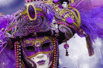 Traditional mask painting in Venice mask workshop