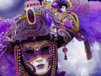 Traditional mask painting in Venice mask workshop