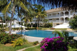 The quiet pool at Hemingways Watamu