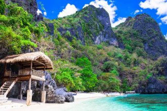 Beach at El Nido, Philippines