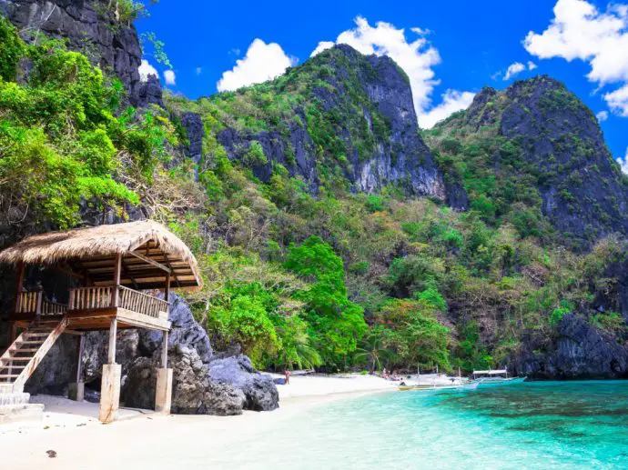 Best time of year to visit the Philippines: Beach at El Nido