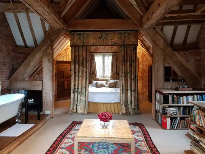 The Prince Rupert bedroom at the Chevaliers Gatehouse - Upton Cressett Hall