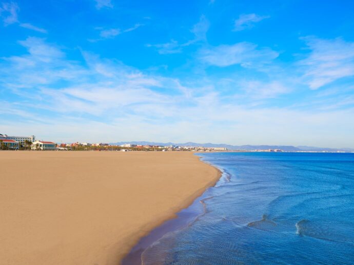 Playa La Malvarrosa in Valencia