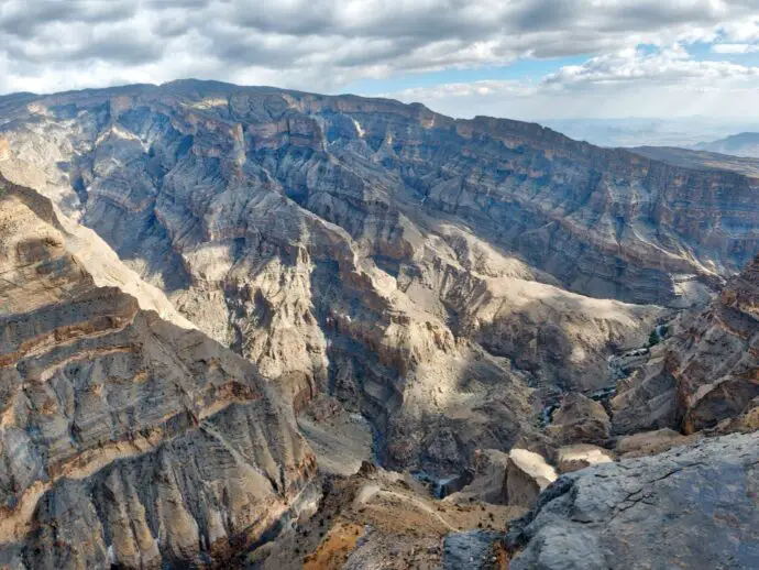 Things to do in Musandam - explore the Al Hajar Mountains