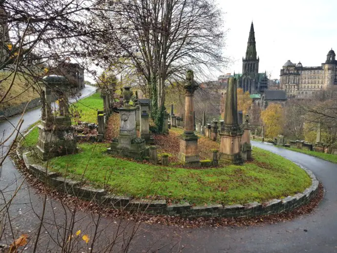 Edinburgh or Glasgow: Glasgow Necropolis