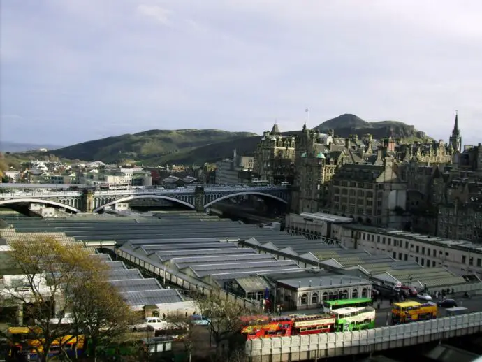 Edinburgh v Glasgow: Buses in Edinburgh city centre