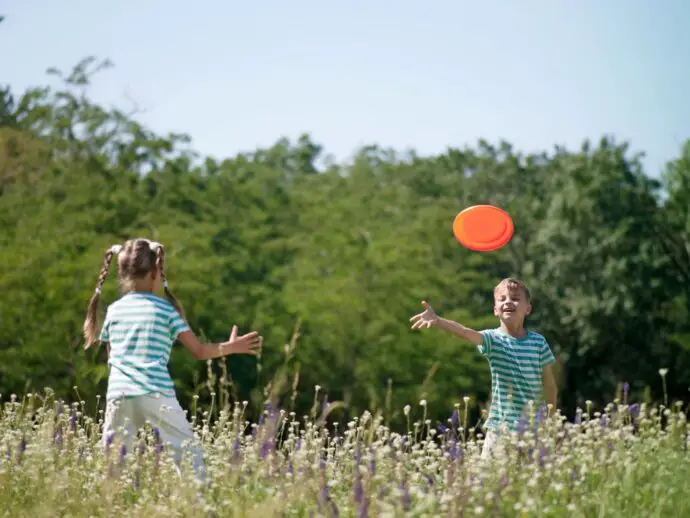 Children playing frisbee