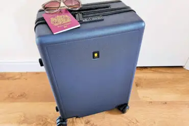 Voyager Carry On Suitcase Review - Level8